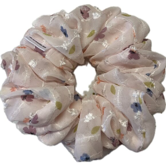 XL Scrunchie- Foral Lace - Picture 1 of 1